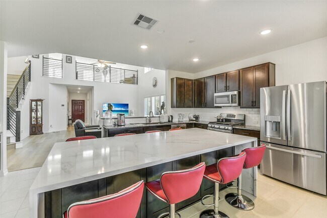 Building Photo - 22222 Opa Gln Dr