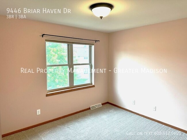 Building Photo - 9446 Briar Haven Dr