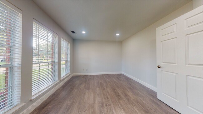 Building Photo - 15319 Cobblestone Point Ct