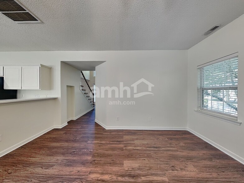Building Photo - 14519 John Beck Dr