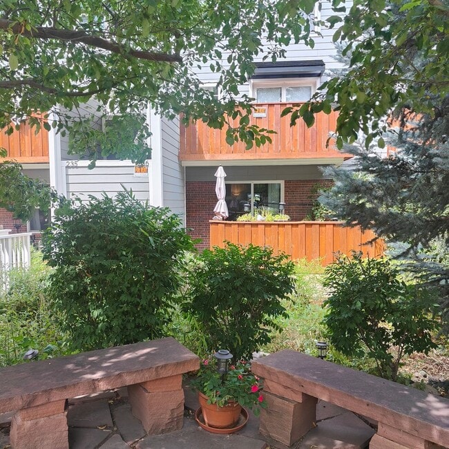 Building Photo - Two Bedroom Condo For Rent In Downtown Bou...