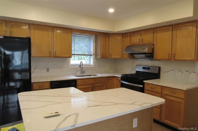 Building Photo - 92 Velie Rd