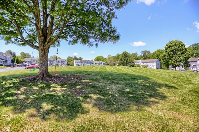 Building Photo - 618 Milford Ct