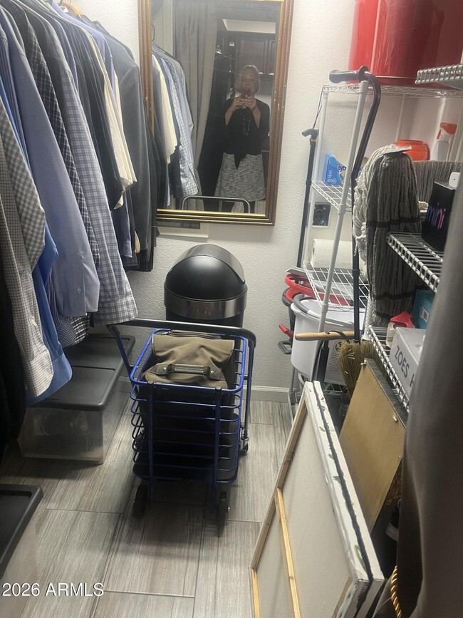 Building Photo - 10330 W Thunderbird Blvd