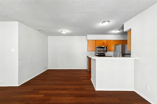 Building Photo - 5707 Spring Meadow Rd