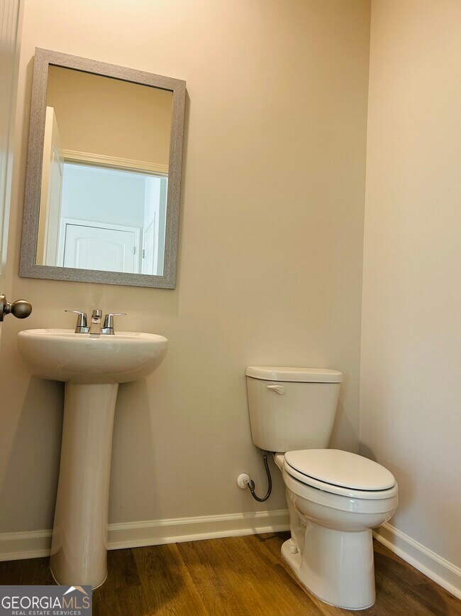 Building Photo - 112 Glenrise Dr