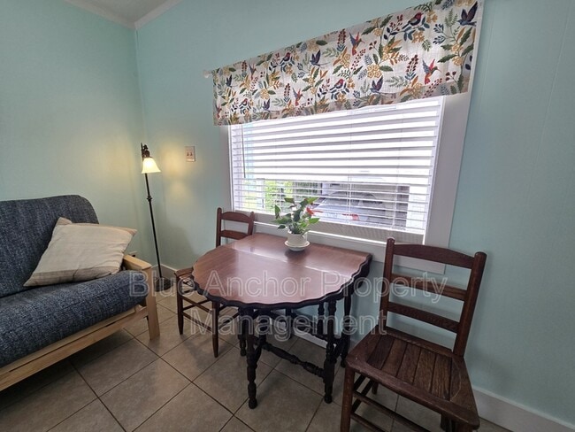 Building Photo - 337 Dogwood Ln