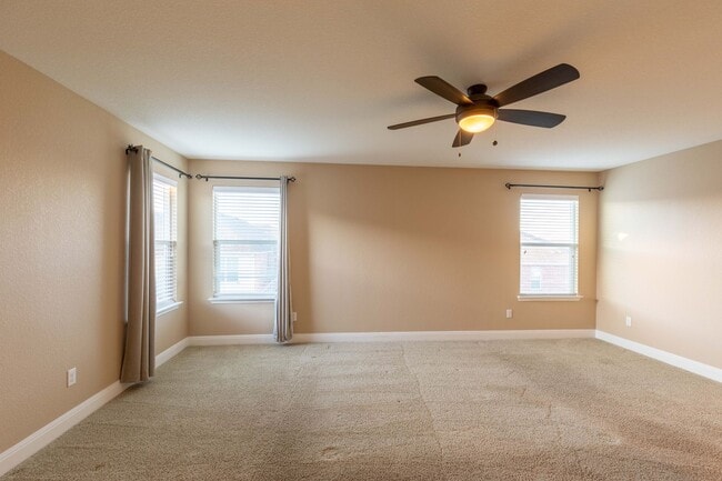 Building Photo - Beautiful 4BR / 2.5BA Home – Walk-In Closet, Covered Deck & Laundry Room