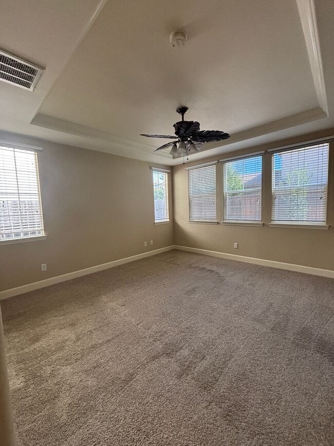 Building Photo - Woodlake Village Gated: 3 Bedroom, 2 Bathr...