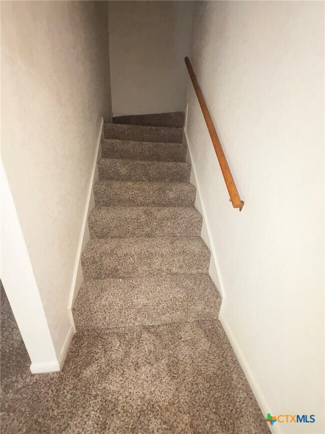 Building Photo - 308 Deloris Dr