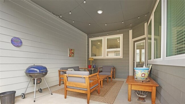 Building Photo - 226 Banff Dr