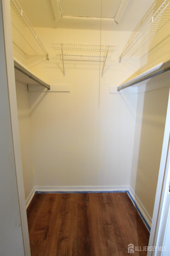 Building Photo - 5012 Ravens Crest Dr