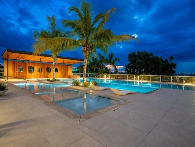 Building Photo - 1020 Sunset Point Rd