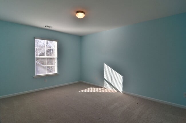 Building Photo - 242 Hawkins Creek Rd