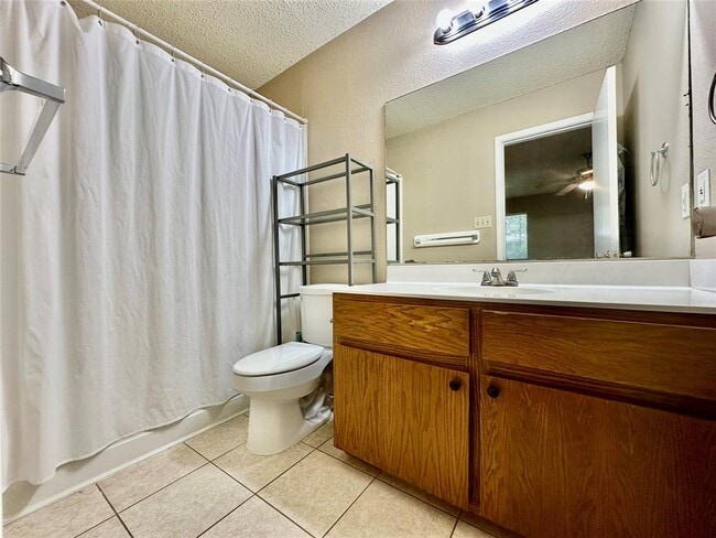 Building Photo - 14501 Donald Dr