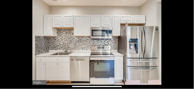 Building Photo - 7320 Bradley Blvd