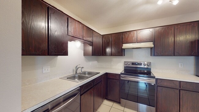 Building Photo - 2 WEEKS FREE! ALL TILE 3 BEDROOM, 2 BATH, ...
