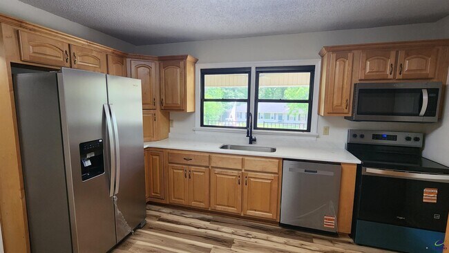 Building Photo - 203 Springdale Dr