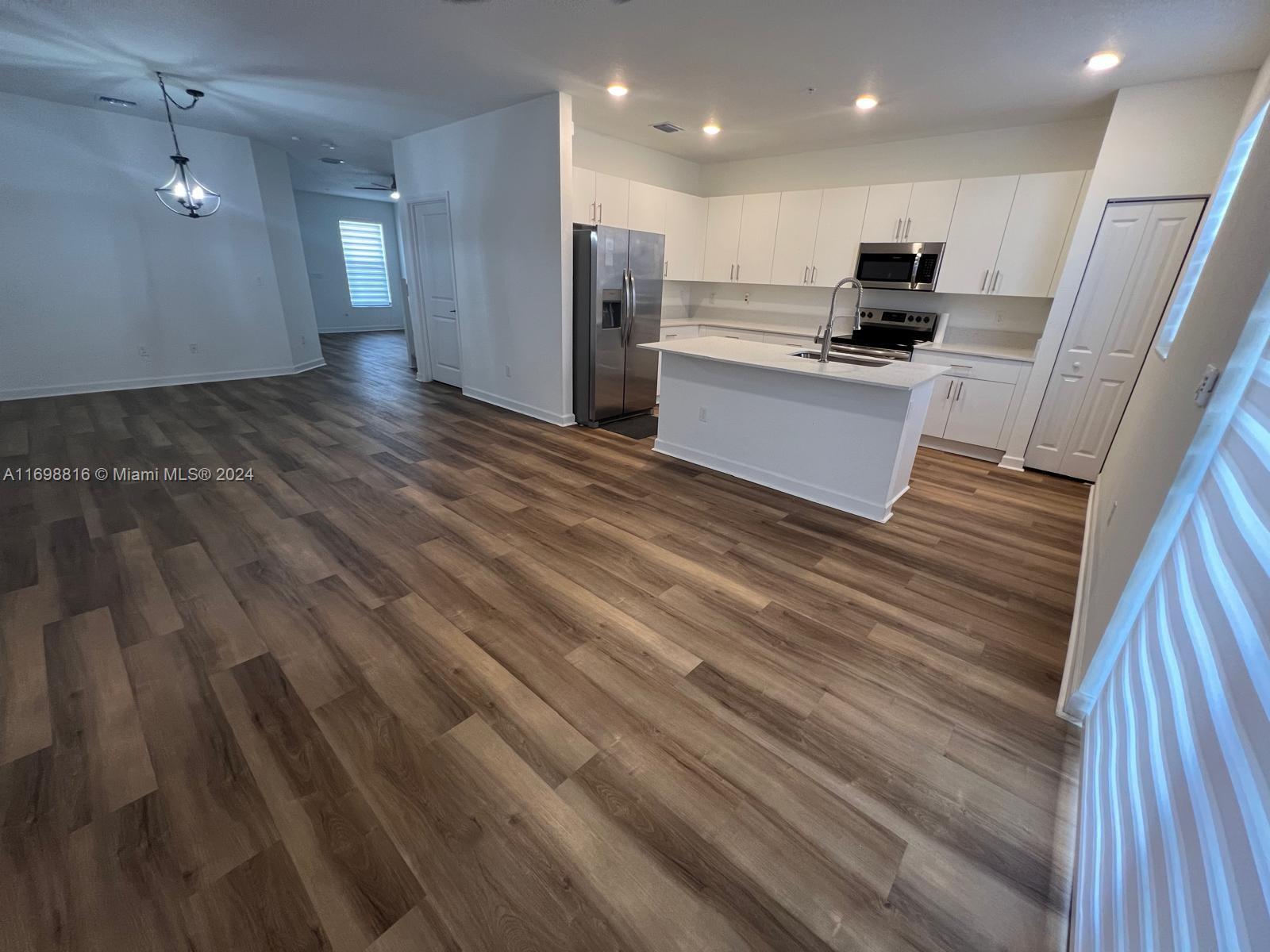 Building Photo - 256 SW 159th Ter