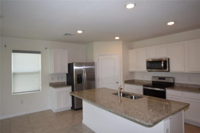 Building Photo - 5215 Mahogany Dr