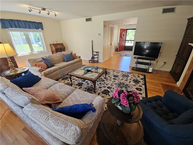 Building Photo - 15 Hammersmith Rd