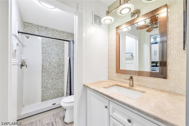 Building Photo - 5767 Deauville Cir