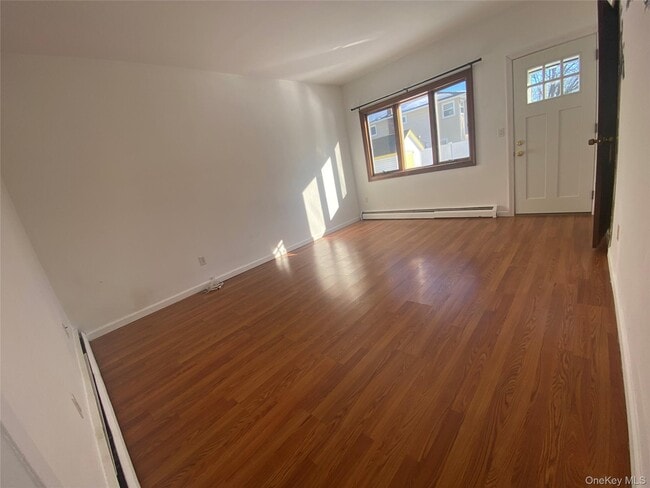 Building Photo - 732 3rd St