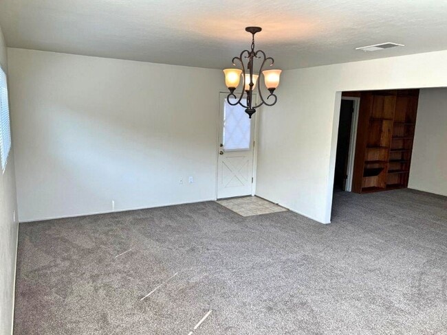Building Photo - Renovated 3 Bedroom One Story *Vacaville *Pets Negotiable