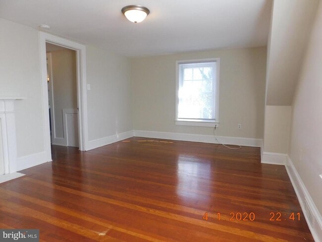 Building Photo - 815 Bright St