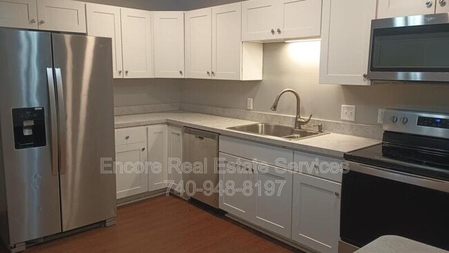 Building Photo - 575 Seneca Dr