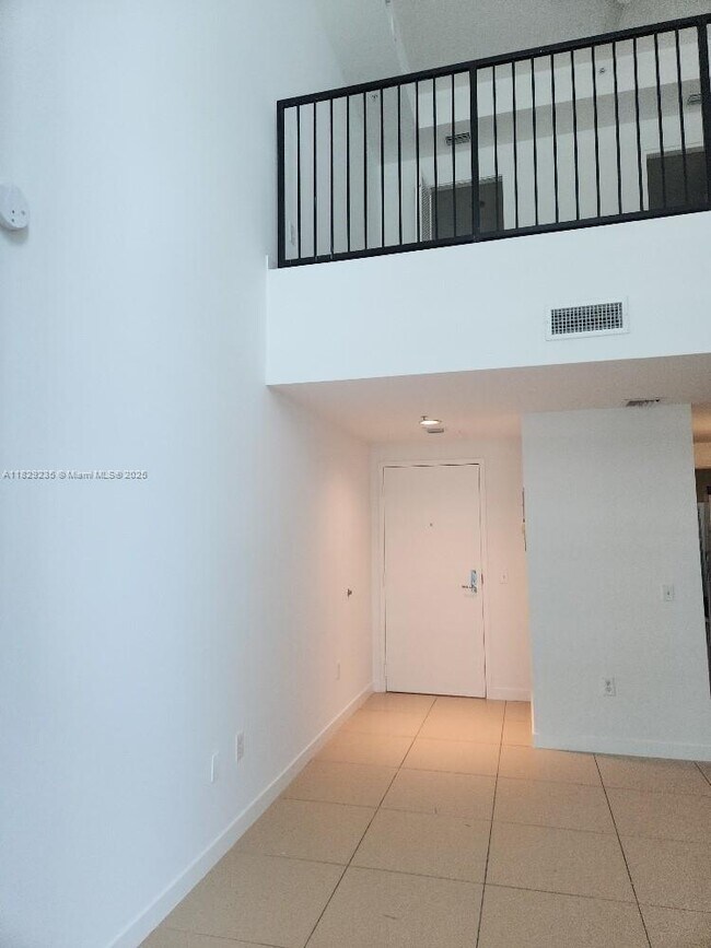 Building Photo - 300 S Biscayne Blvd