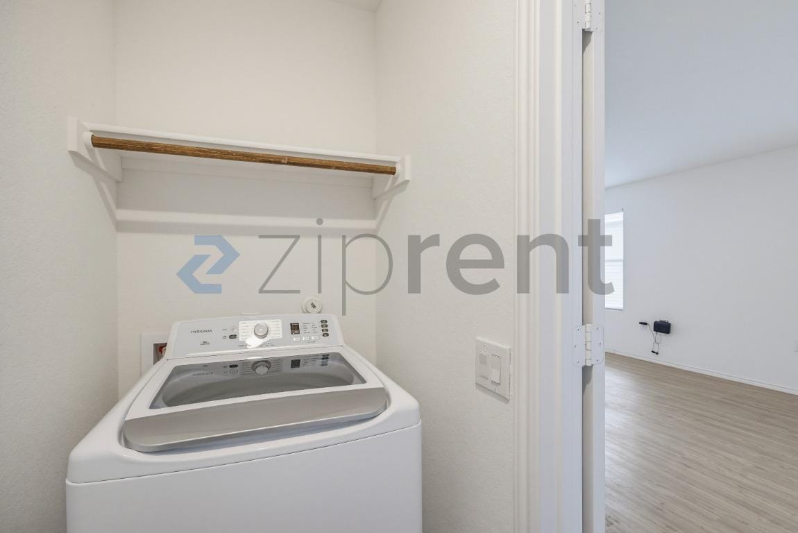 Building Photo - Unit