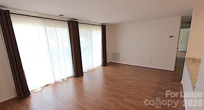 Building Photo - 1645 Arlyn Cir