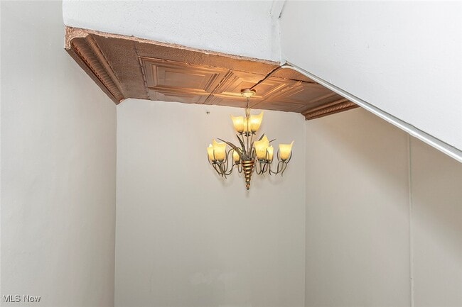 Building Photo - 408 W St Clair Ave