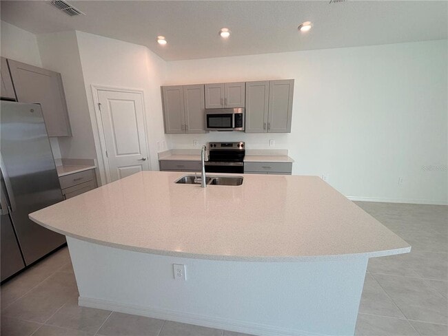 Building Photo - 2212 Portrait St