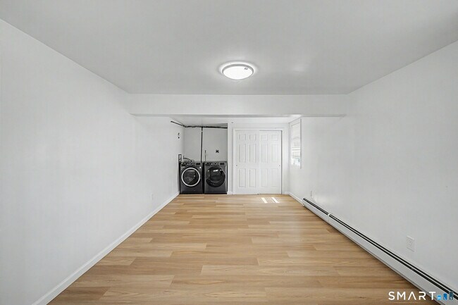 Building Photo - 22 Treat Ave