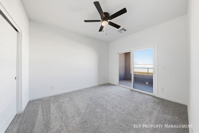 Building Photo - 1529 Layla Crossing Ave