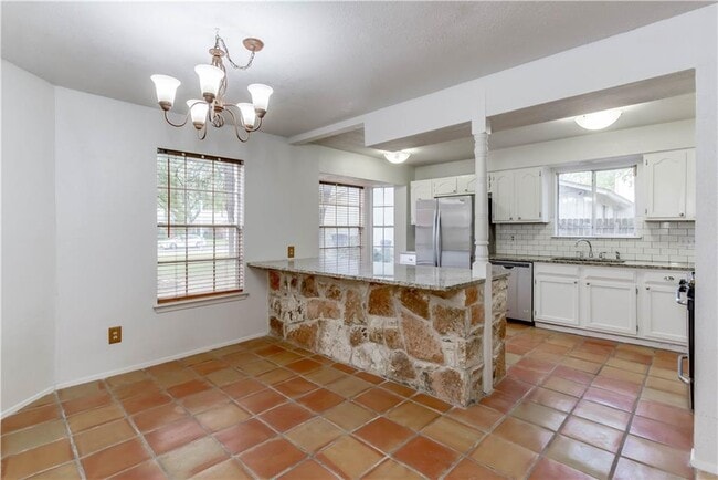 Building Photo - 4200 Everest Ln