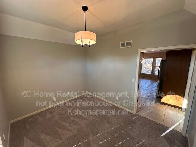 Building Photo - 9802 NW 72nd Terrace