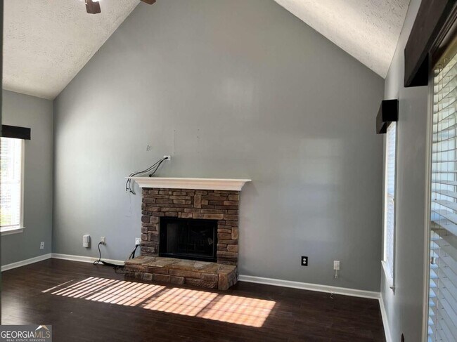 Building Photo - 30 Candlewood Ct
