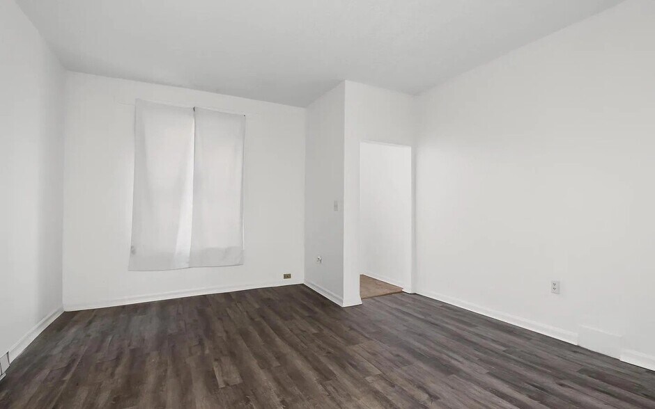 Building Photo - 460 S Pershing Ave