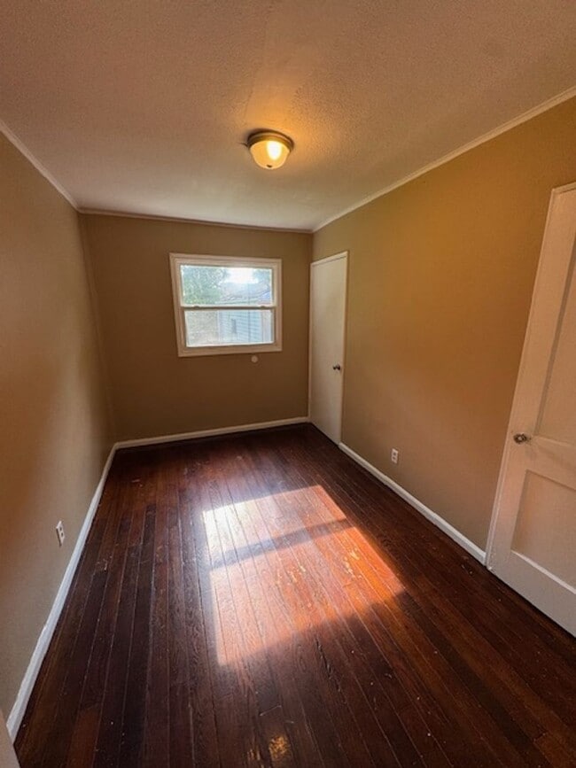 Building Photo - 4625 Spatz Ave