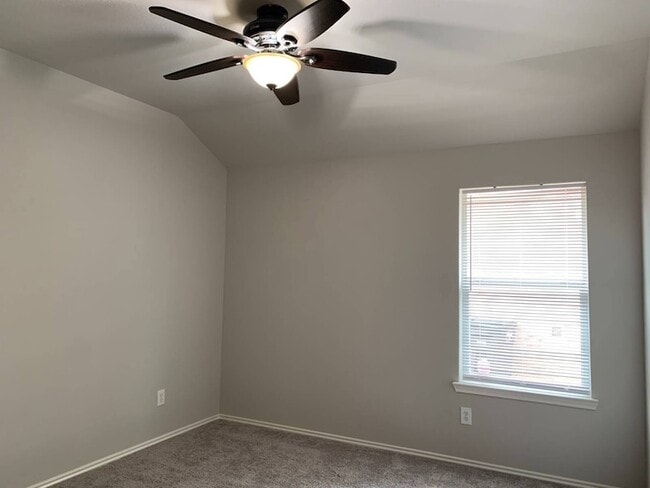 Building Photo - 15428 Adlong Dr