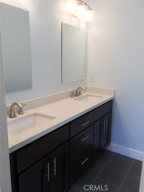 Building Photo - 5313 W Lehnhardt Ave