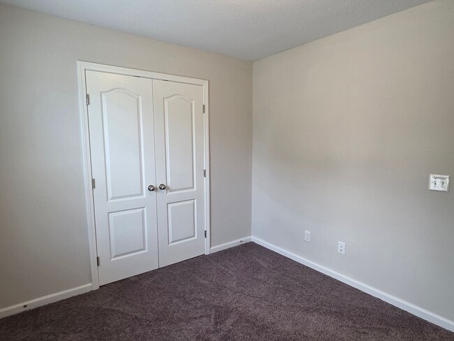 Building Photo - 57 Oakmont Dr