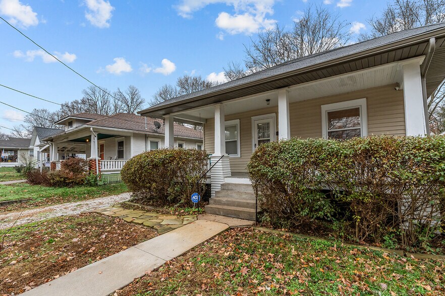 Building Photo - 1520 E Cairo St