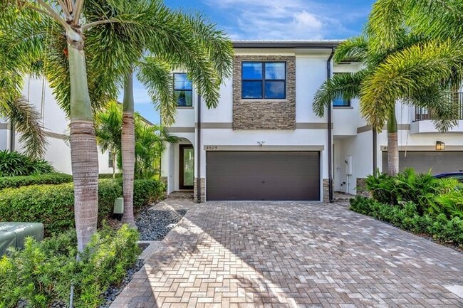 Building Photo - 4509 E Aqua Bella Ln