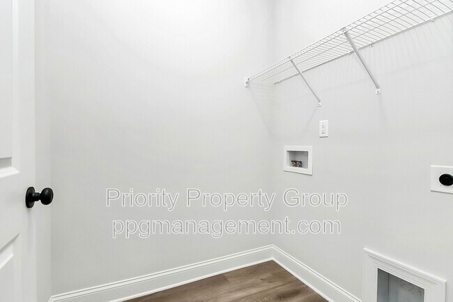 Building Photo - 6618 Riverview Dr