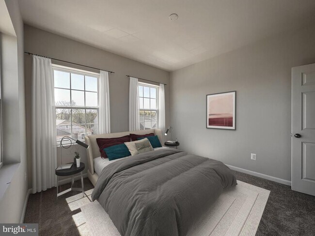 Building Photo - 526 Parkland Dr