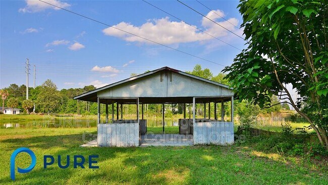 Building Photo - 1829 Memorial Dr
